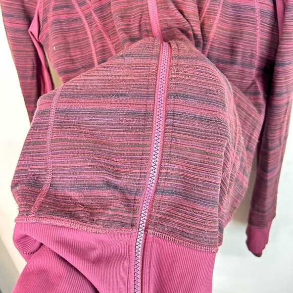 Lululemon Women’s 12 Daily Practice Jacket Hooded Full Zip Long Sleeve Maroon - Picture 7 of 7